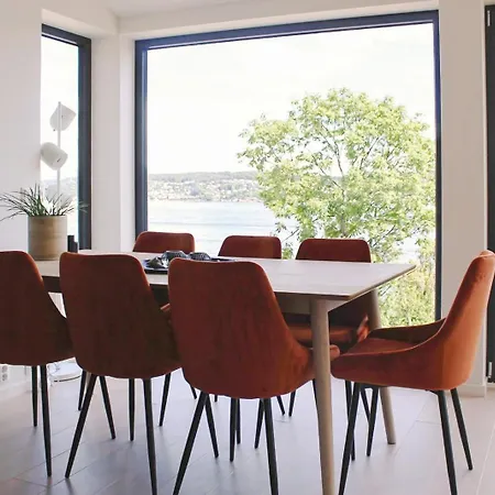 With Stunning Views Of Drobaksundet Ferienhaus *